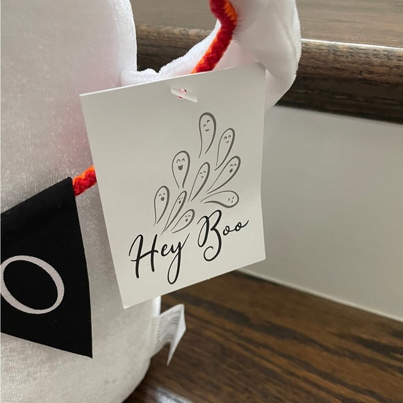“HEY BOO" HALLOWEEN WHITE GHOSTS
ADORABLE SET OF 2 - Picture 9 of 9
